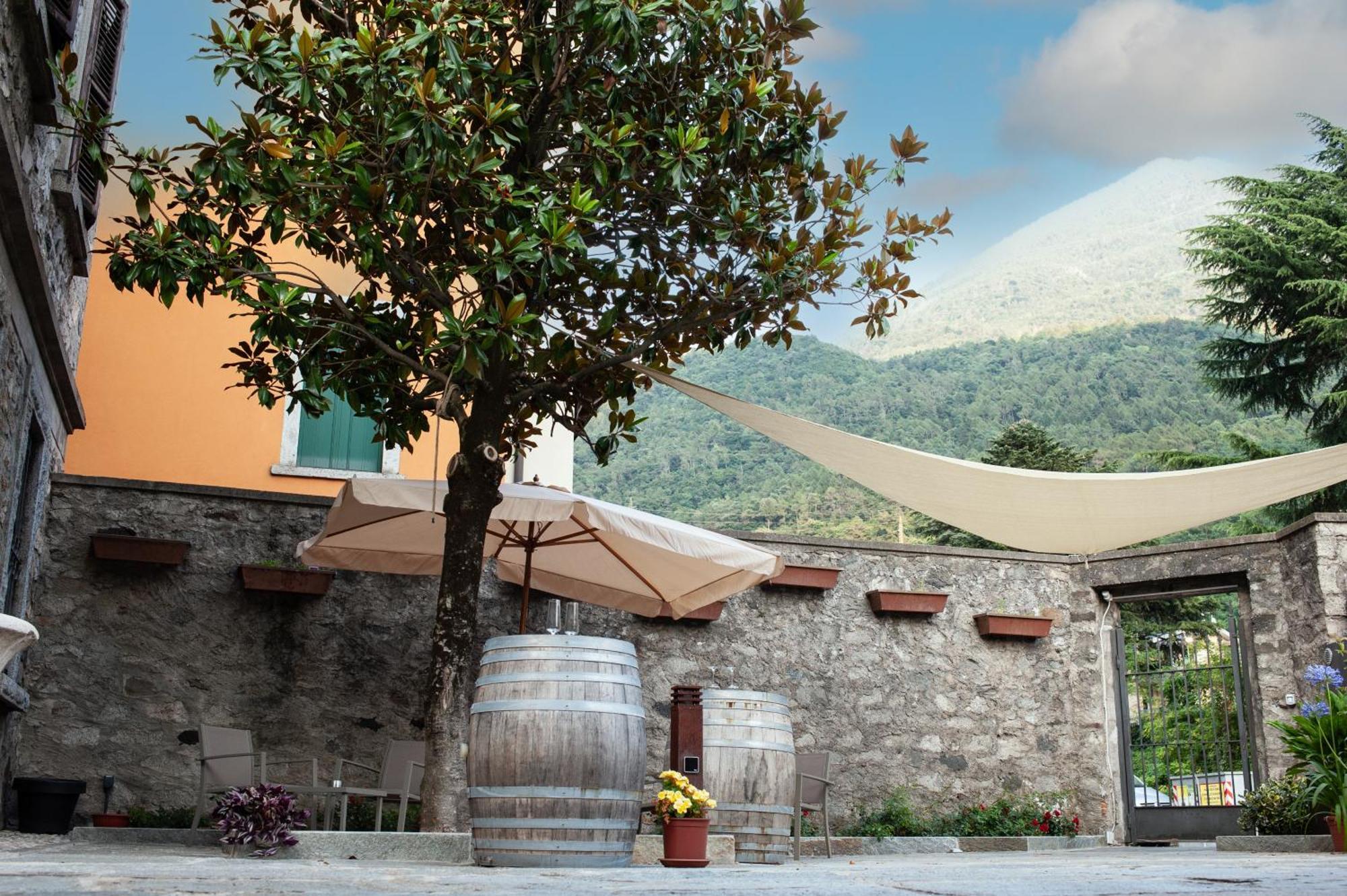 Corte Giorgi Breno Exterior photo